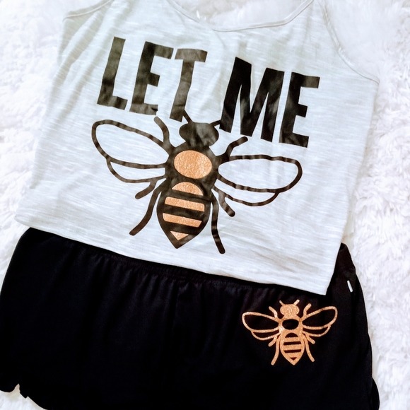 "Let Me 🐝" Cami Tank & Ruffle Shorts Set L - Picture 3 of 3